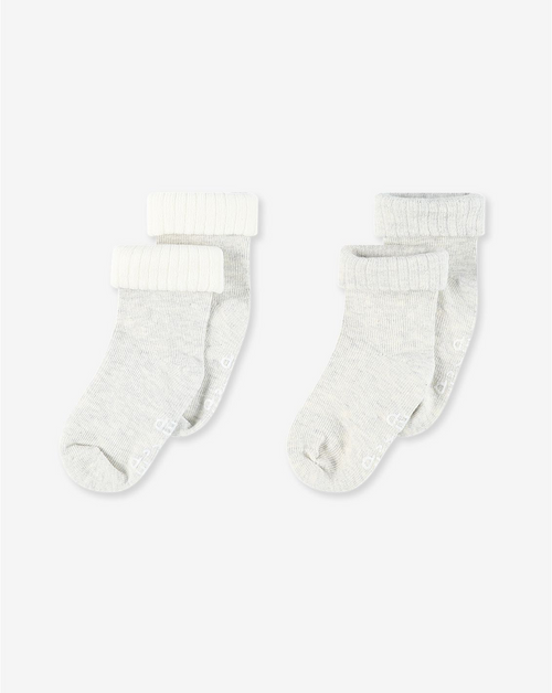 ถุงเท้าแบบมีลายกันลื่น 2 คู่ SOCKS3